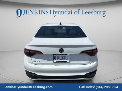 Used 2024 Volkswagen Jetta Sport FWD image 6