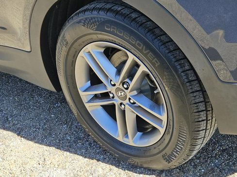 Used 2017 Hyundai Santa Fe Sport image 7