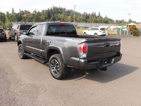 Used 2022 Toyota Tacoma TRD Sport w/ TRD Premium Sport Package RWD image 7