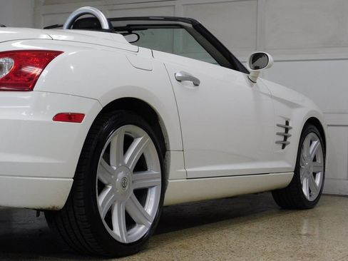 Used 2005 Chrysler Crossfire Limited RWD image 93