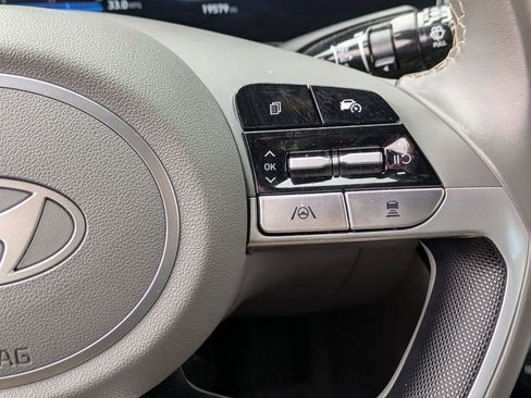 Used 2025 Hyundai Elantra SEL FWD image 21