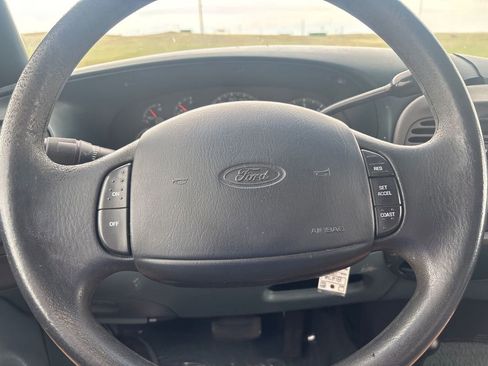 Used 1998 Ford F150 XLT image 14