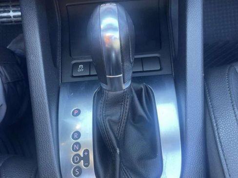 Used 2013 Volkswagen Eos image 3