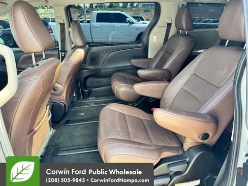 Used 2017 Toyota Sienna Limited Premium AWD/4WD image 9