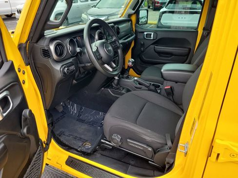 Used 2021 Jeep Wrangler Unlimited Sport AWD/4WD image 12