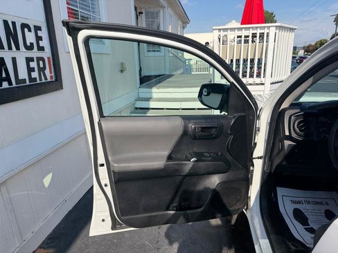 Used 2022 Toyota Tacoma SR RWD image 7