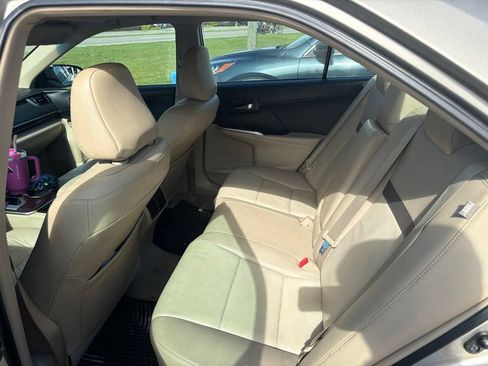 Used 2013 Toyota Camry XLE w/ Leather Pkg FWD image 8