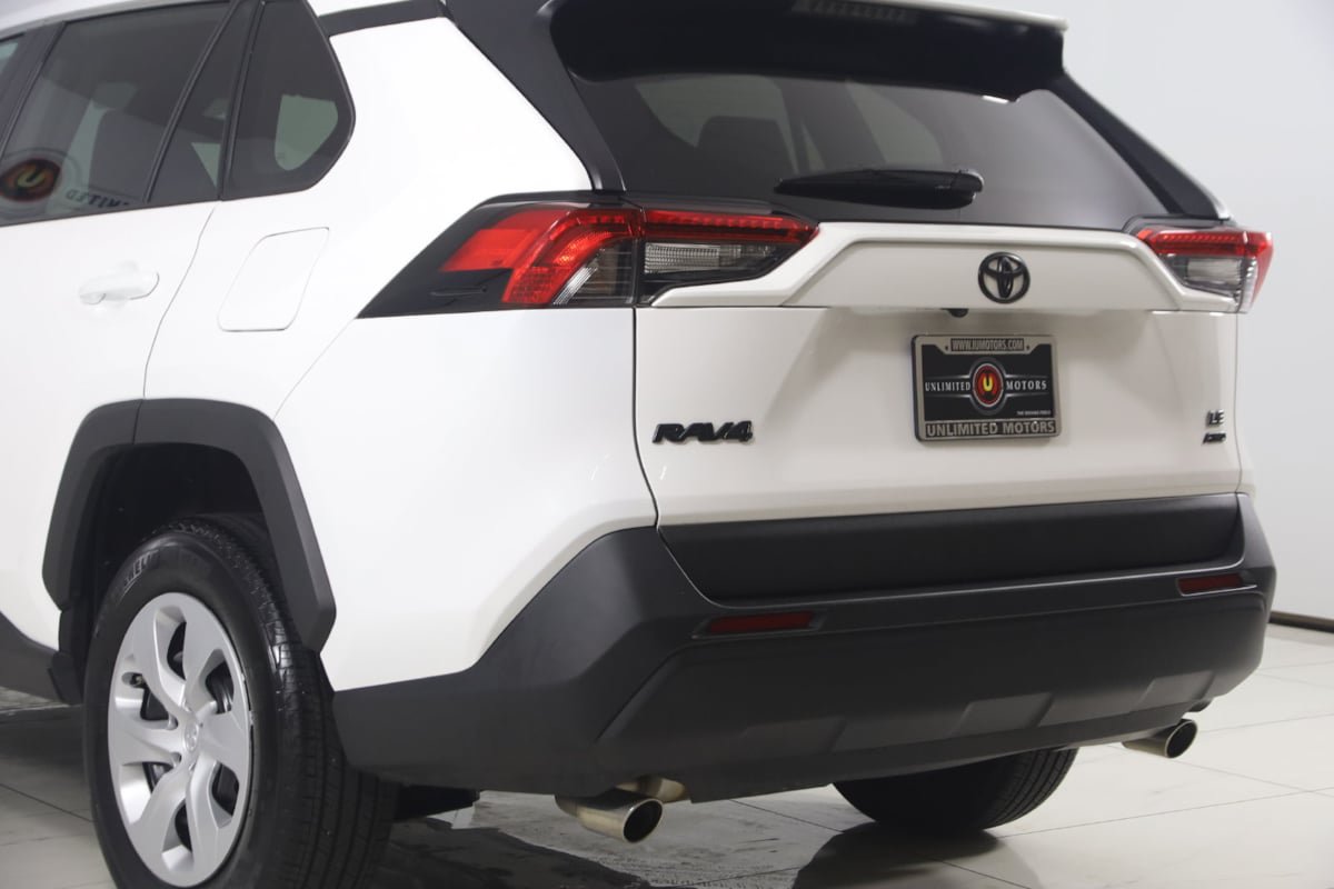 Used 2025 Toyota RAV4 LE AWD/4WD image 19
