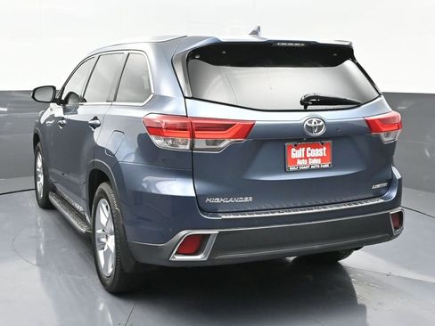 Certified 2019 Toyota Highlander Limited Platinum image 4