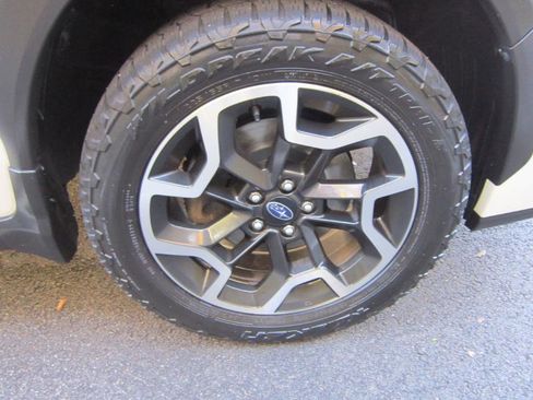 Used 2017 Subaru Crosstrek 2.0i Premium image 39