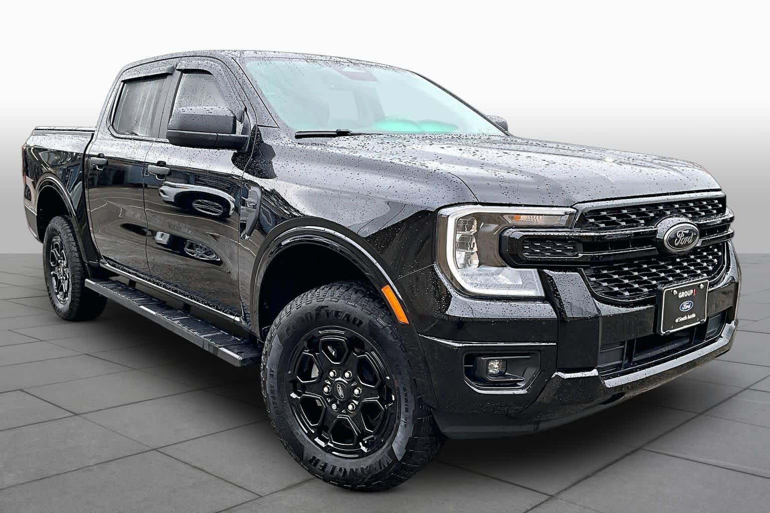 Used 2025 Ford Ranger XLT w/ Black Appearance Package RWD image 5