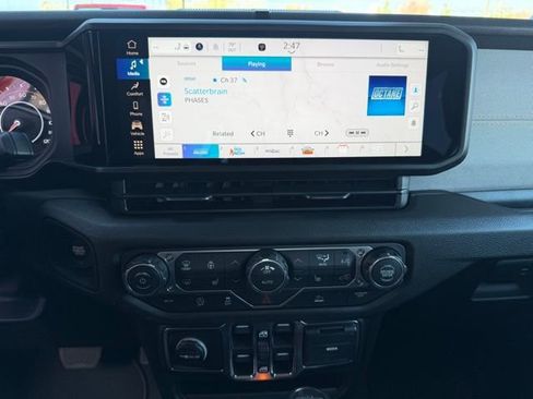 New 2026 Jeep Gladiator Sport image 19