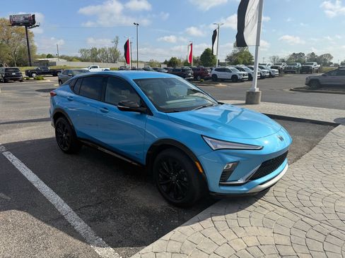 Used 2025 Buick Envista Sport Touring image 1