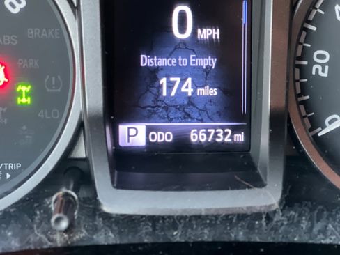 Used 2021 Toyota Tacoma TRD Off-Road image 26