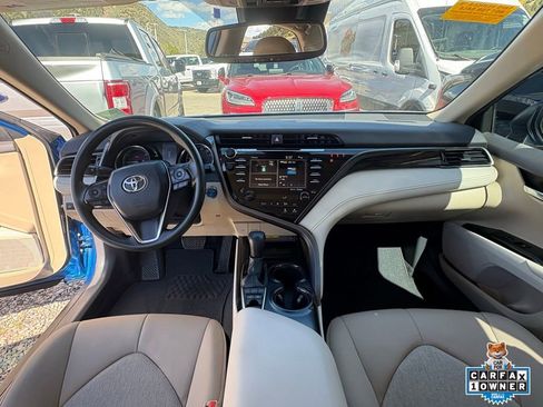 Used 2020 Toyota Camry LE w/ Sunroof Package image 4
