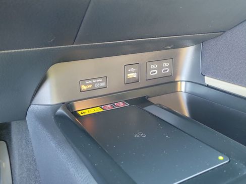 Used 2025 Toyota Camry LE FWD image 28