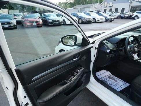 Used 2023 Nissan Altima 2.5 SV AWD/4WD image 16