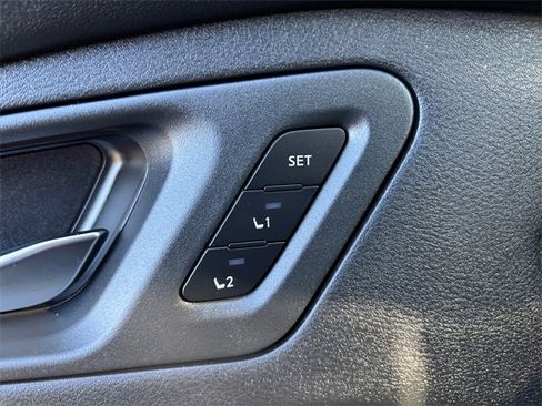 Used 2023 Nissan Ariya FWD image 17