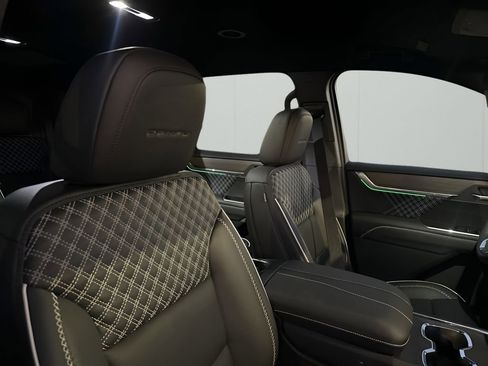 New 2026 GMC Acadia Denali w/ Super Cruise Package image 15