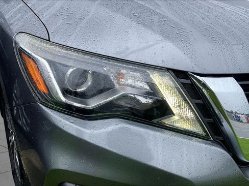 Used 2017 Nissan Pathfinder S FWD image 26