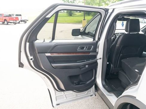 Used 2019 Ford Explorer Platinum AWD/4WD image 14