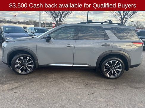 New 2026 Nissan Pathfinder Platinum image 4