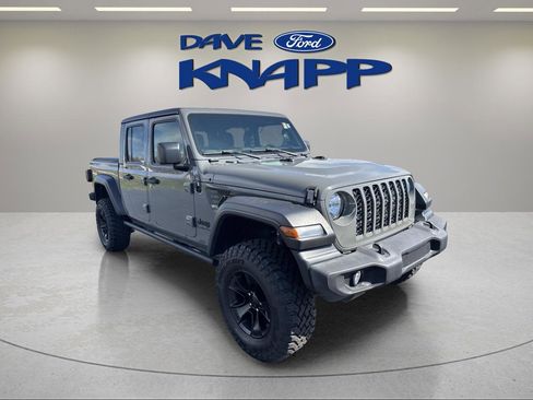 Used 2020 Jeep Gladiator Sport w/ Quick Order Package 24S image 10