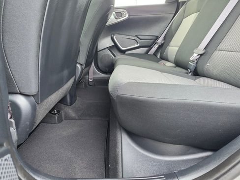 Used 2025 Kia Soul LX w/ LX Technology Package FWD image 27
