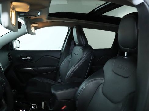 Used 2022 Jeep Cherokee Limited image 21