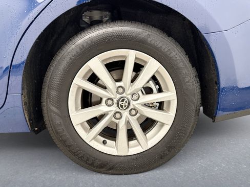 Used 2025 Toyota Camry LE image 12