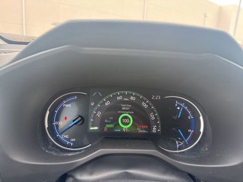 Used 2025 Toyota RAV4 XLE image 16