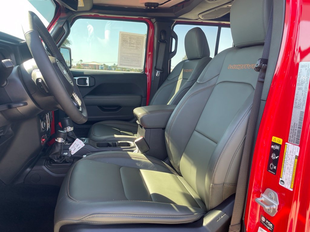Used 2025 Jeep Gladiator Mojave AWD/4WD image 7