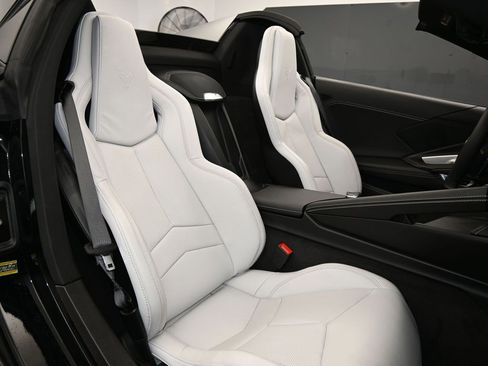 Used 2026 Chevrolet Corvette Stingray Convertible w/ 1LT image 17