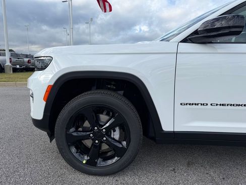 New 2025 Jeep Grand Cherokee Laredo image 27