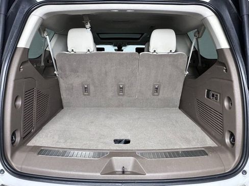 Used 2021 GMC Yukon XL Denali w/ Denali Premium Package image 29