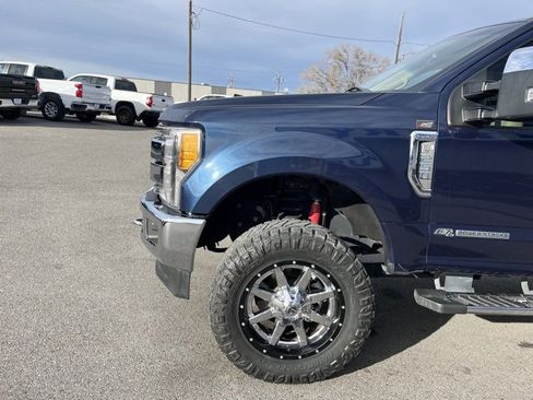 Used 2017 Ford F250 Lariat w/ Chrome Package image 5
