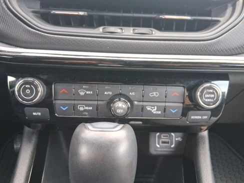 Used 2025 Jeep Compass Trailhawk AWD/4WD image 24