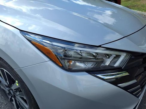 New 2025 Nissan Versa SV image 2