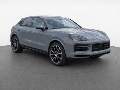 Certified 2024 Porsche Cayenne Coupe AWD/4WD image 2