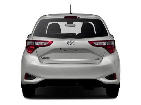 Used 2018 Toyota Yaris LE w/ Carpet Mat Package FWD image 5