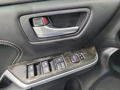 Used 2015 Toyota Camry XLE image 27