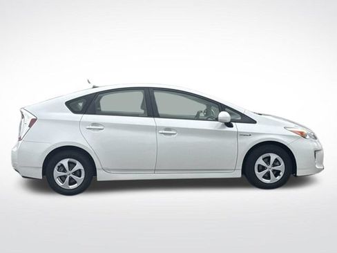 Used 2015 Toyota Prius Four FWD image 9