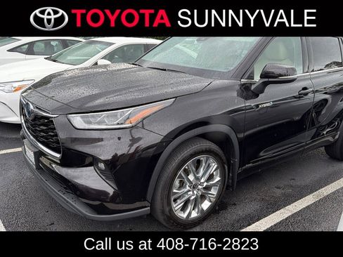 Used 2021 Toyota Highlander Limited image 1