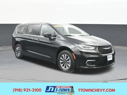 Used 2023 Chrysler Pacifica Touring-L