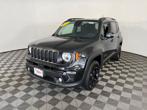 Used 2023 Jeep Renegade Altitude AWD/4WD image 3