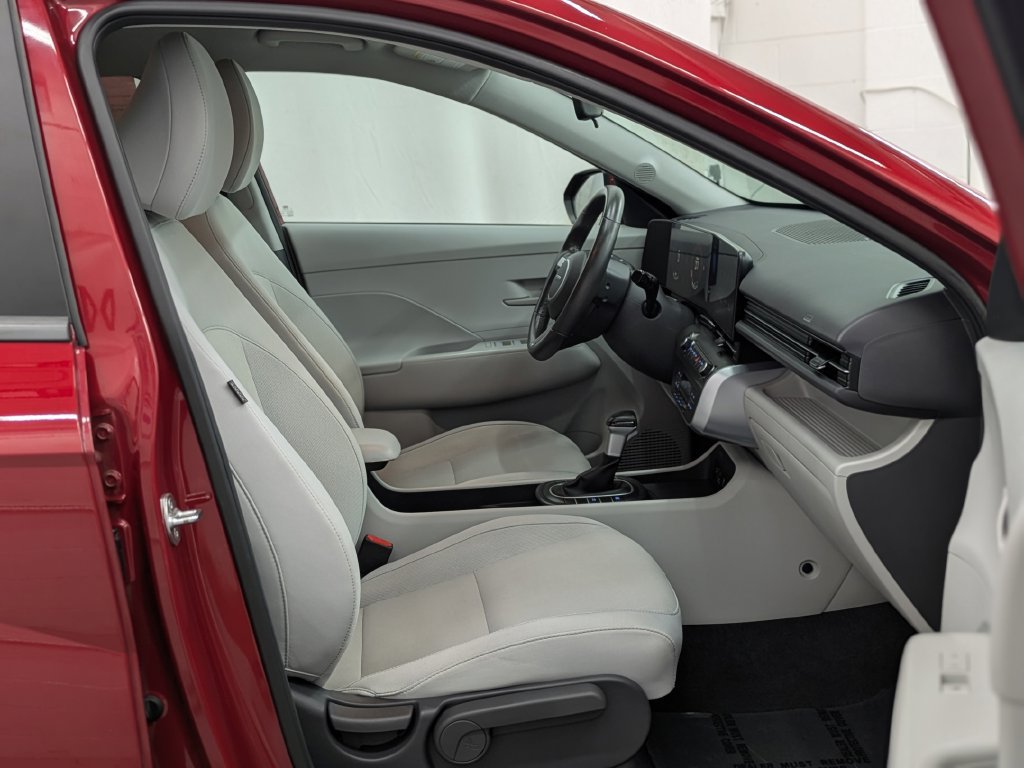 Used 2024 Hyundai Kona SEL AWD/4WD image 19