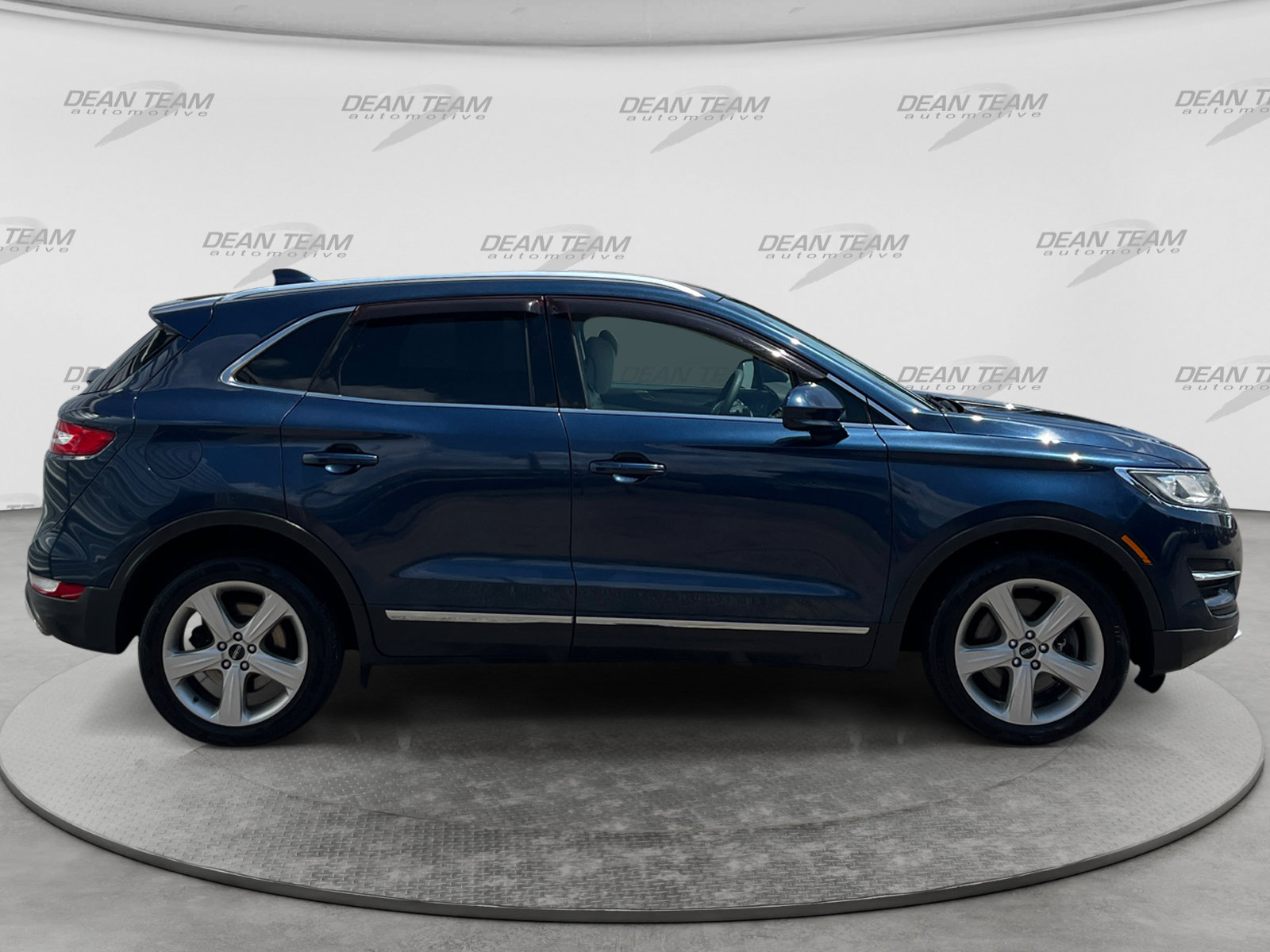 Used 2017 Lincoln MKC Premiere AWD/4WD image 8