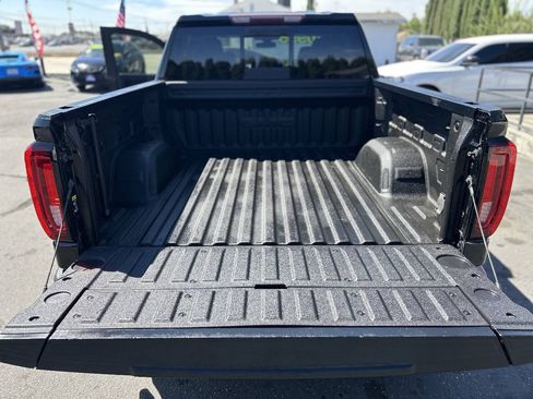 Used 2020 GMC Sierra 1500 SLT w/ SLT Premium Plus Package AWD/4WD image 22