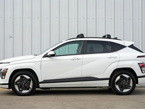 Used 2025 Hyundai Kona SEL image 8