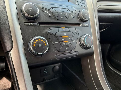 Used 2018 Ford Fusion SE image 27